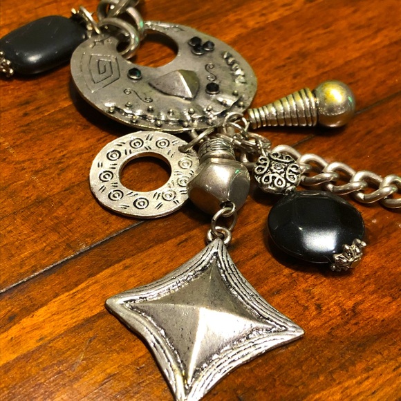 ☀️ Silver and Black Chunky Boho Necklace 21” Length - Picture 3 of 8